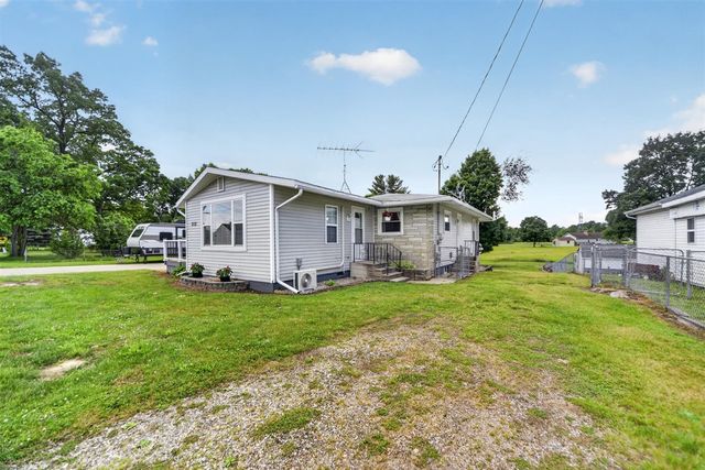 313 Ackerson Lake Drive, Jackson, MI 49201