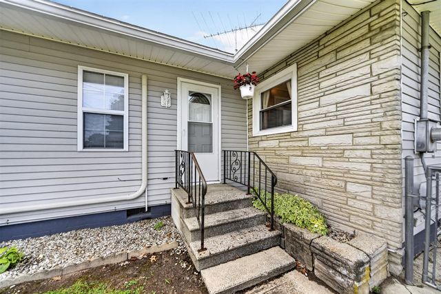 313 Ackerson Lake Drive, Jackson, MI 49201