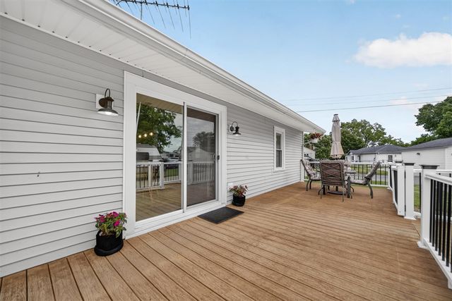 313 Ackerson Lake Drive, Jackson, MI 49201