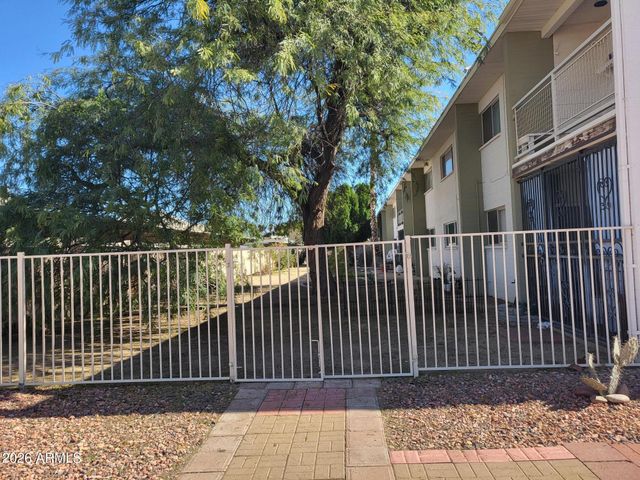 825 N HAYDEN Road C108, Scottsdale, AZ 85257