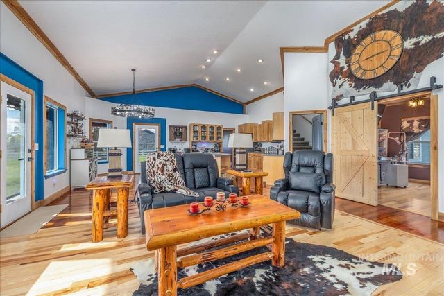 25940 Lansing Ln, Middleton, ID 83644