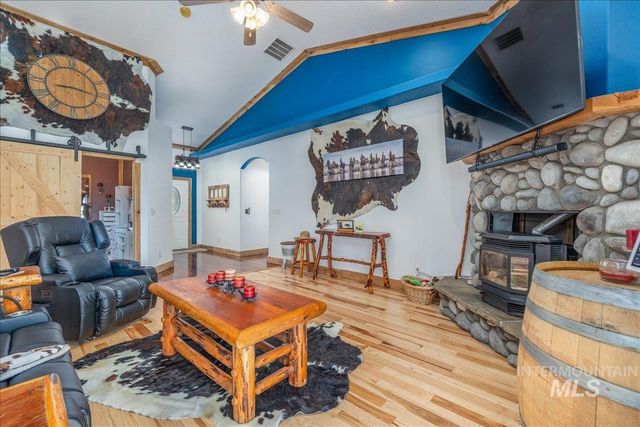 25940 Lansing Ln, Middleton, ID 83644