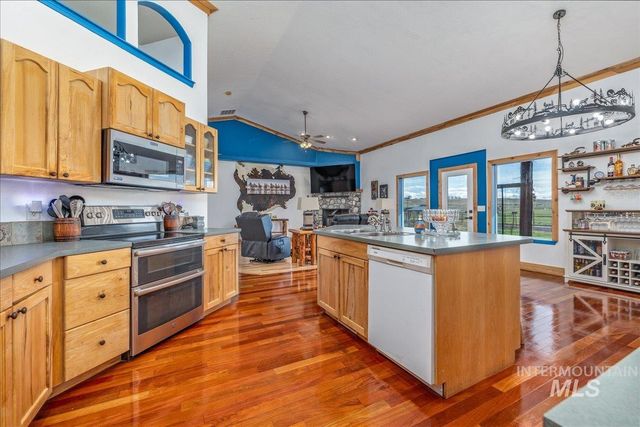 25940 Lansing Ln, Middleton, ID 83644