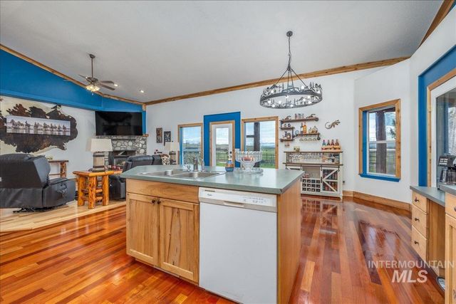 25940 Lansing Ln, Middleton, ID 83644