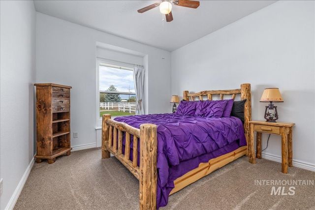 25940 Lansing Ln, Middleton, ID 83644