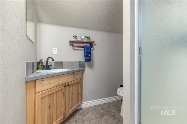 25940 Lansing Ln, Middleton, ID 83644