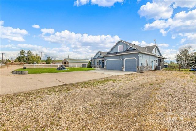 25940 Lansing Ln, Middleton, ID 83644