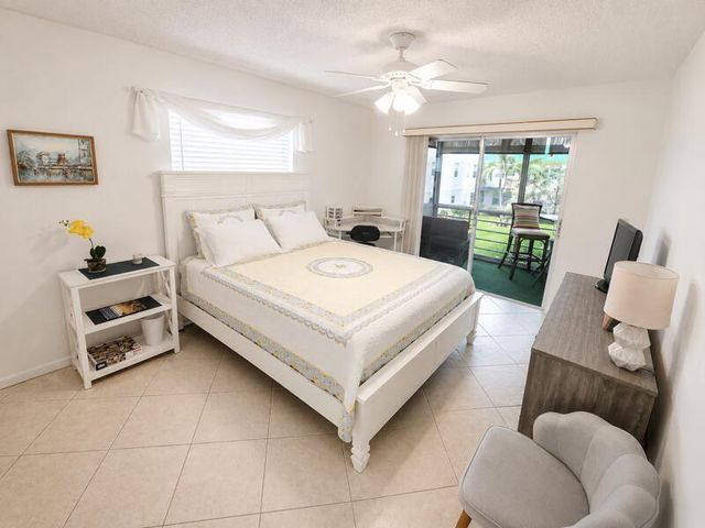 567 Burgundy L, Delray Beach, FL 33484