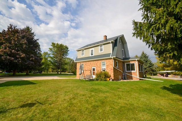 W265N2666 Meadowbrook ROAD, Pewaukee, WI 53072