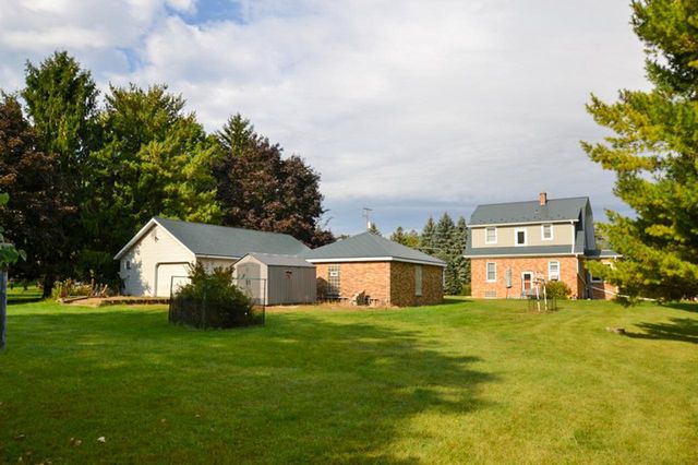 W265N2666 Meadowbrook ROAD, Pewaukee, WI 53072