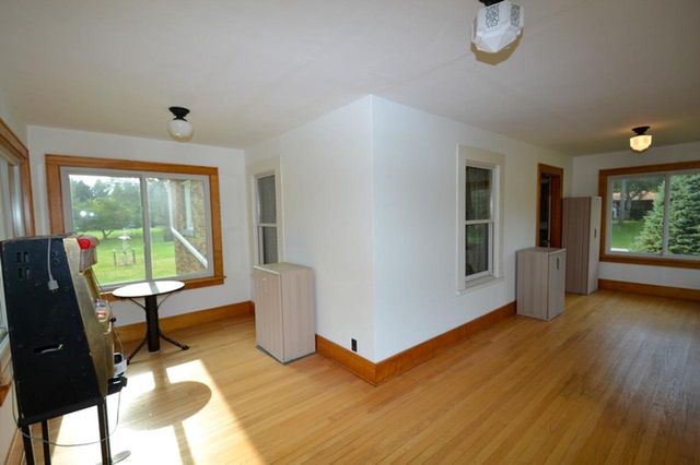 W265N2666 Meadowbrook ROAD, Pewaukee, WI 53072