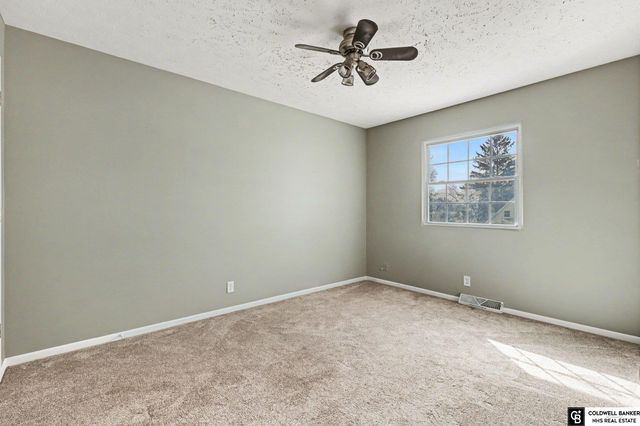 6610 Vernon Avenue, Omaha, NE 68104