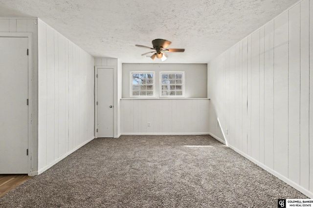 6610 Vernon Avenue, Omaha, NE 68104