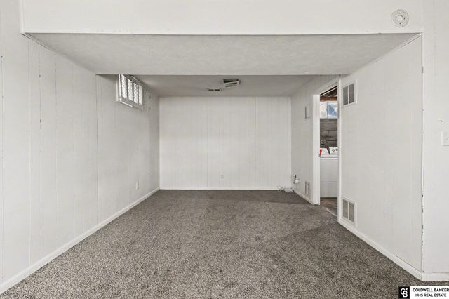 6610 Vernon Avenue, Omaha, NE 68104