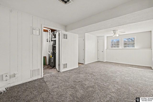 6610 Vernon Avenue, Omaha, NE 68104