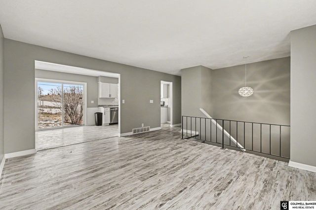 6610 Vernon Avenue, Omaha, NE 68104