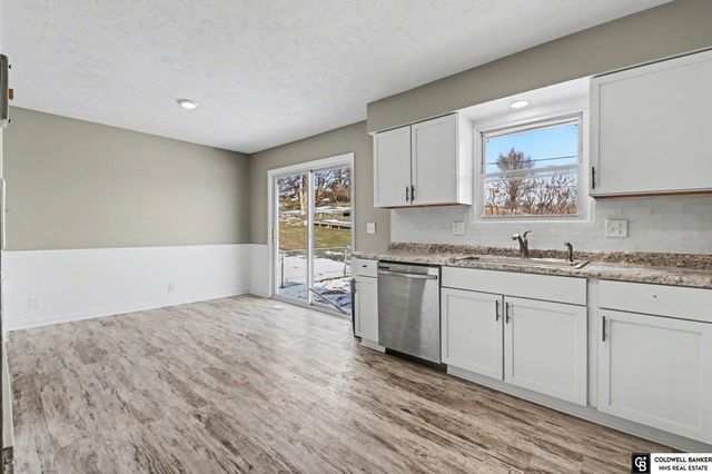 6610 Vernon Avenue, Omaha, NE 68104