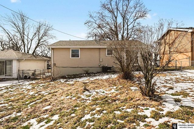 6610 Vernon Avenue, Omaha, NE 68104