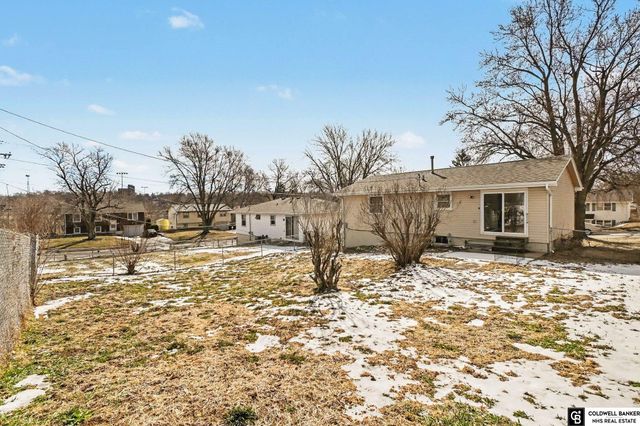 6610 Vernon Avenue, Omaha, NE 68104