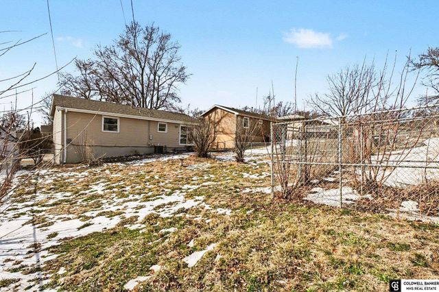 6610 Vernon Avenue, Omaha, NE 68104