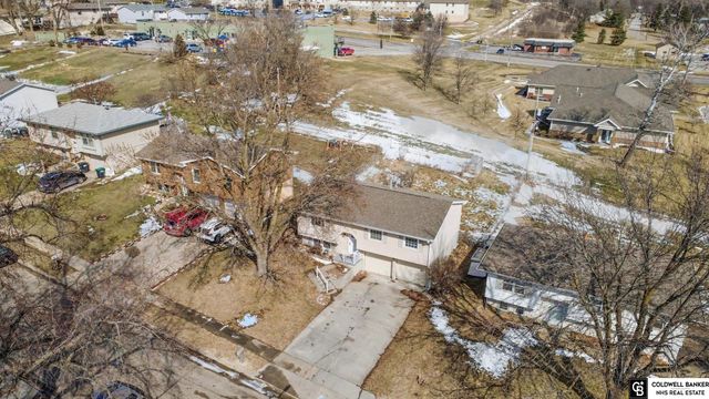 6610 Vernon Avenue, Omaha, NE 68104