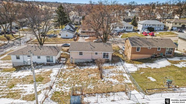 6610 Vernon Avenue, Omaha, NE 68104