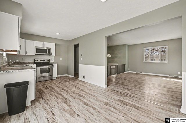 6610 Vernon Avenue, Omaha, NE 68104