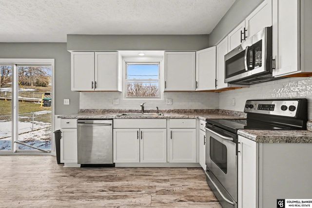 6610 Vernon Avenue, Omaha, NE 68104