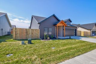 2104 Aruba Drive, Bedford, IN 47421