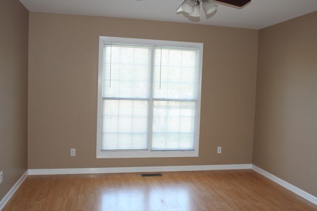 75 Sandstone Ct, Mcminnville, TN 37110