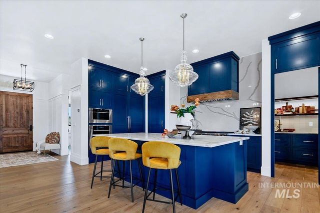 2413 S Mallard Wing Way, Eagle, ID 83616