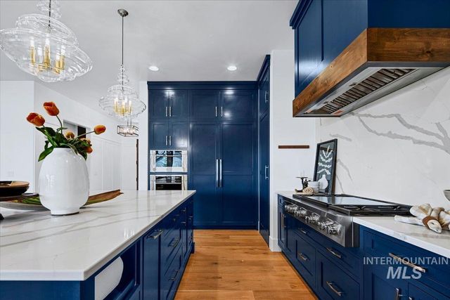 2413 S Mallard Wing Way, Eagle, ID 83616