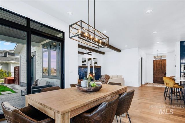 2413 S Mallard Wing Way, Eagle, ID 83616