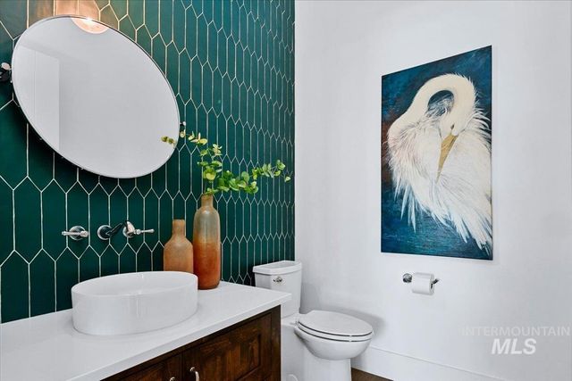 2413 S Mallard Wing Way, Eagle, ID 83616