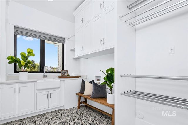 2413 S Mallard Wing Way, Eagle, ID 83616