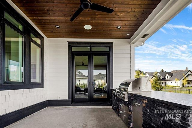 2413 S Mallard Wing Way, Eagle, ID 83616