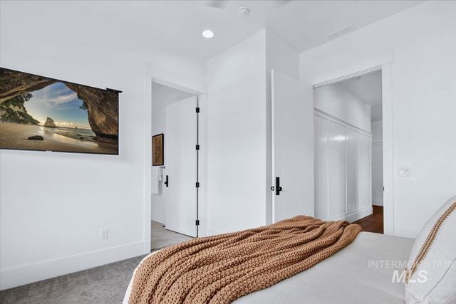 2413 S Mallard Wing Way, Eagle, ID 83616