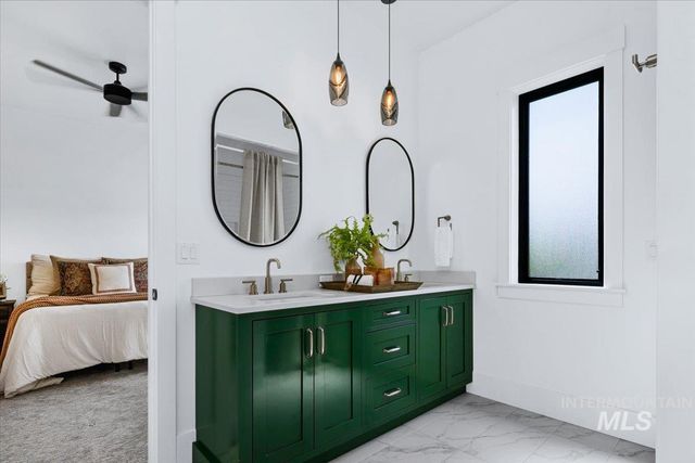 2413 S Mallard Wing Way, Eagle, ID 83616