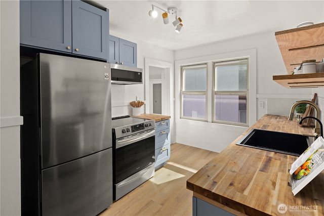 6620 Carleton Avenue S, Seattle, WA 98108