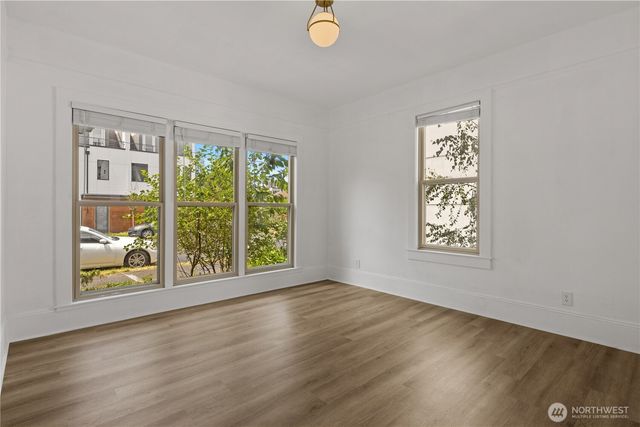 6620 Carleton Avenue S, Seattle, WA 98108