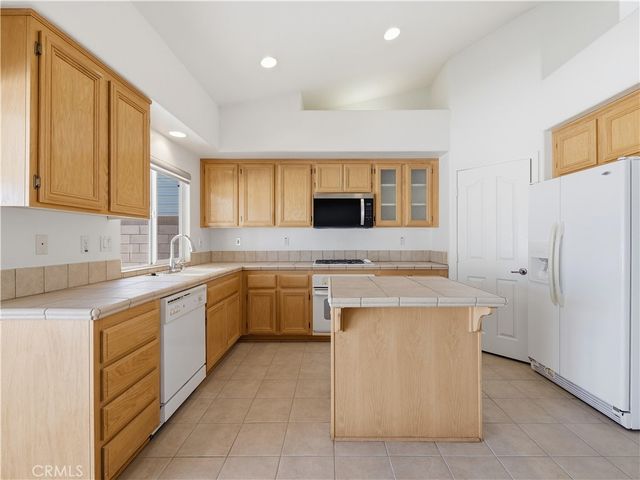 2021 W. Avenue J9, Lancaster, CA 93536