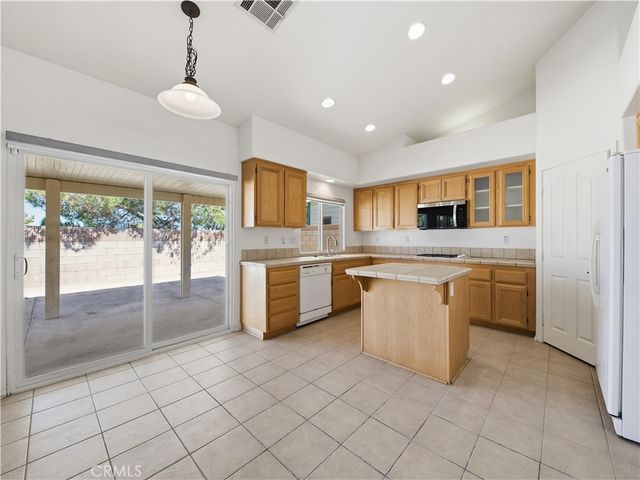2021 W. Avenue J9, Lancaster, CA 93536