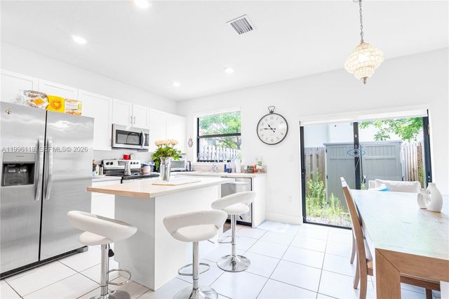 817 NE 211th Street, Miami, FL 33179