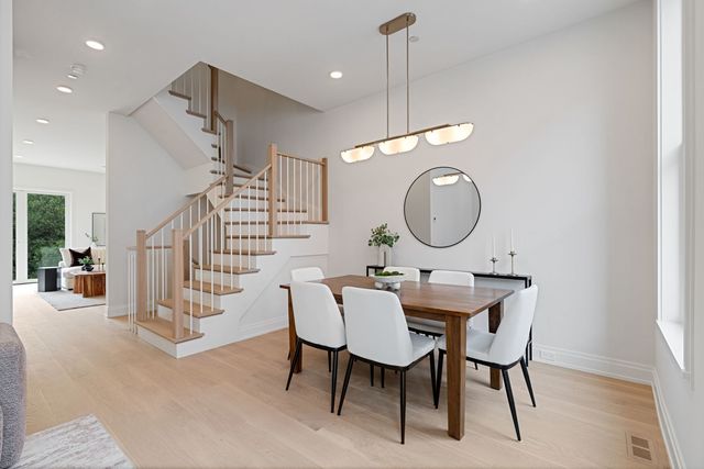 2329 N Cambridge Avenue C, Chicago, IL 60614