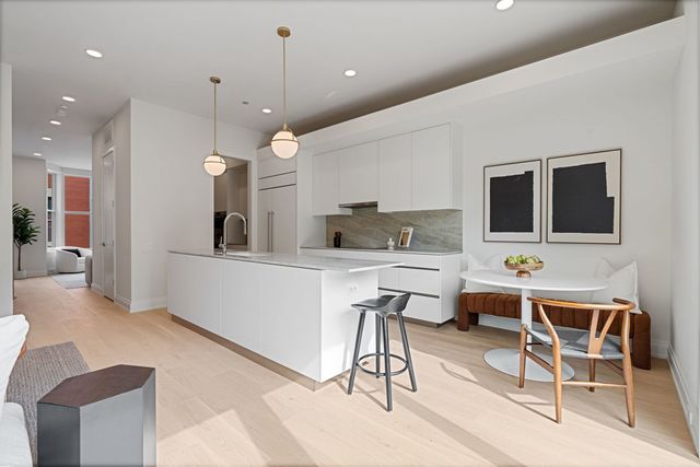 2329 N Cambridge Avenue C, Chicago, IL 60614