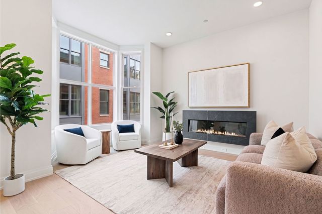 2329 N Cambridge Avenue C, Chicago, IL 60614