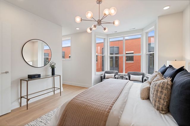 2329 N Cambridge Avenue C, Chicago, IL 60614