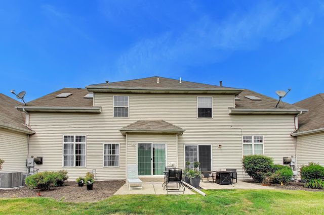 5494 Victoria Place, Crown Point, IN 46307