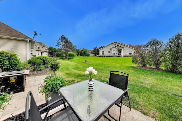 5494 Victoria Place, Crown Point, IN 46307
