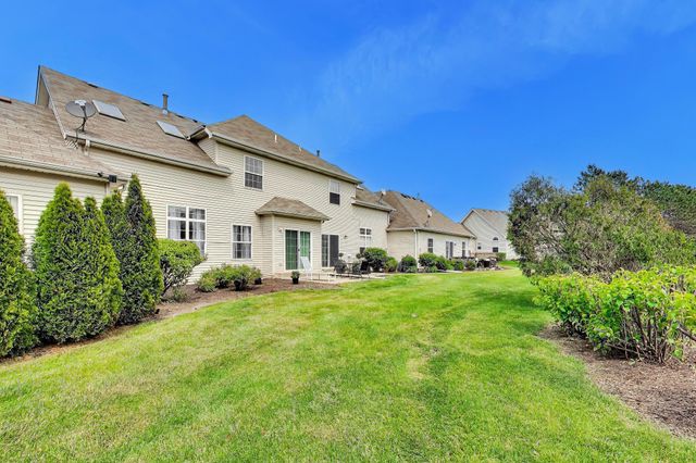 5494 Victoria Place, Crown Point, IN 46307